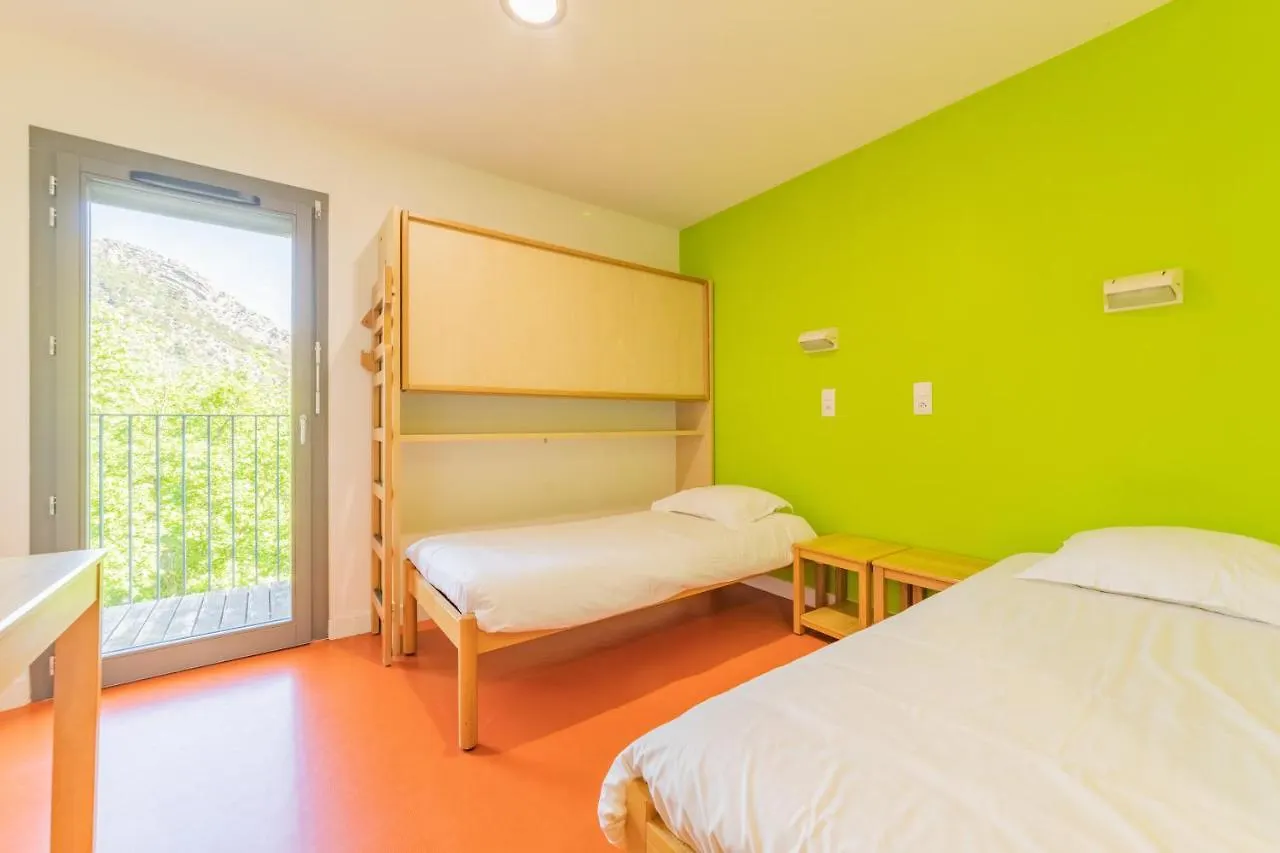 Camping Hotel La Fontaine D'Annibal à Buis-les-Baronnies France
